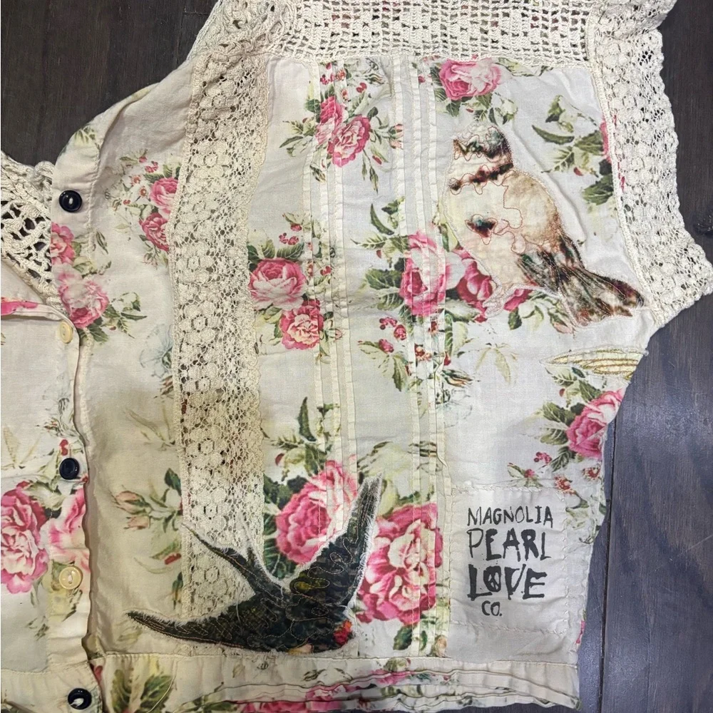 Magnolia Pearl Cream Floral Lace Top Gently worn, No tags - Picture 3 of 3